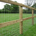 sawn-post-and-rail-with-horse-netting1